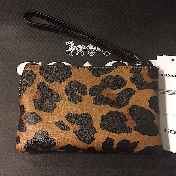 COACH - ZIP WRISTLET WITH LEOPARD PRINT (NWT) - Picture 2 of 13